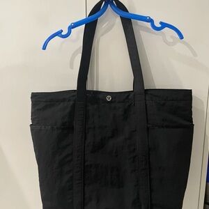 New Lululemon Daily 20 L pocket Tote Bag